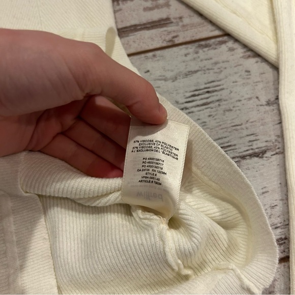 Wilfred by Aritzia Cream Sweetheart Neckline Longsleeve Top Ribbed Size Medium - Picture 7 of 9